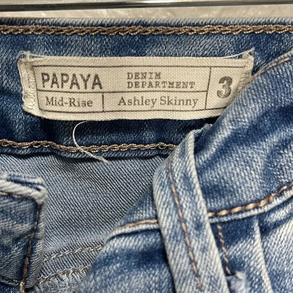 Papaya Midrise Skinny Jeans with Raw Hem Size 3 - Picture 5 of 5